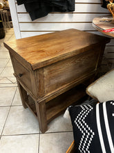 Cargar imagen en el visor de la galería, Wooden Side Table
