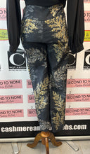 Charger l'image dans la galerie, Lisette Leaf Print Pants (Size 2)
