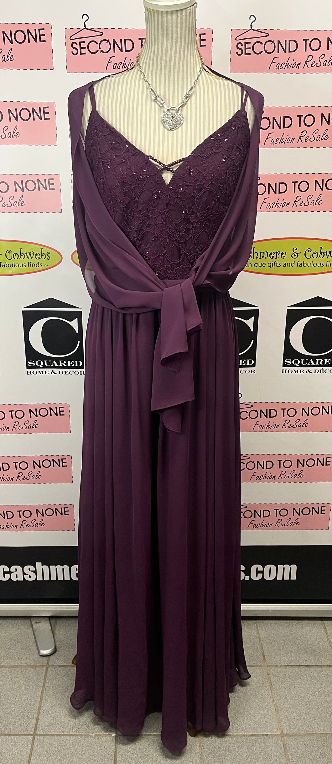 Purple Lace Formal Gown & Shawl (Size 20)