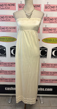 Cargar imagen en el visor de la galería, Strapless Maxi Satin Dress (Size S/M)
