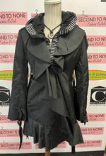 Charger l&#39;image dans la galerie, Cole Haan Ruffle Hem Belted Trench Coat (Size XS)
