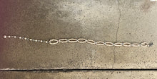 Cargar imagen en el visor de la galería, Peach Pearl &amp; Rhinestone Vintage Choker Necklace
