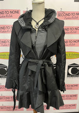 Charger l&#39;image dans la galerie, Cole Haan Ruffle Hem Belted Trench Coat (Size XS)
