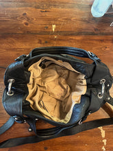 Cargar imagen en el visor de la galería, Oversized Black Shoulder Bag
