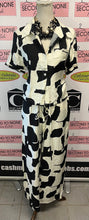 Charger l'image dans la galerie, Graphic Black Print Cropped Top
