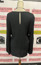 Load image into Gallery viewer, Tie Front Open Sleeve Top (Size XL)
