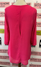 Charger l'image dans la galerie, Bling Hem Hot Pink Tunic (Size XS)
