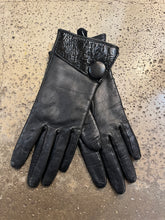 Load image into Gallery viewer, Le Château Black Leather Gloves (Size XS)
