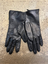Load image into Gallery viewer, Le Château Black Leather Gloves (Size XS)
