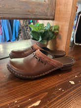 Load image into Gallery viewer, Brown Leather Clogs - Size 9
