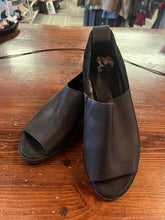 Load image into Gallery viewer, Shelly’s London Open Toe Leather Loafer (Size 8)
