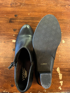 Vionic Black Booties (Size 9.5)