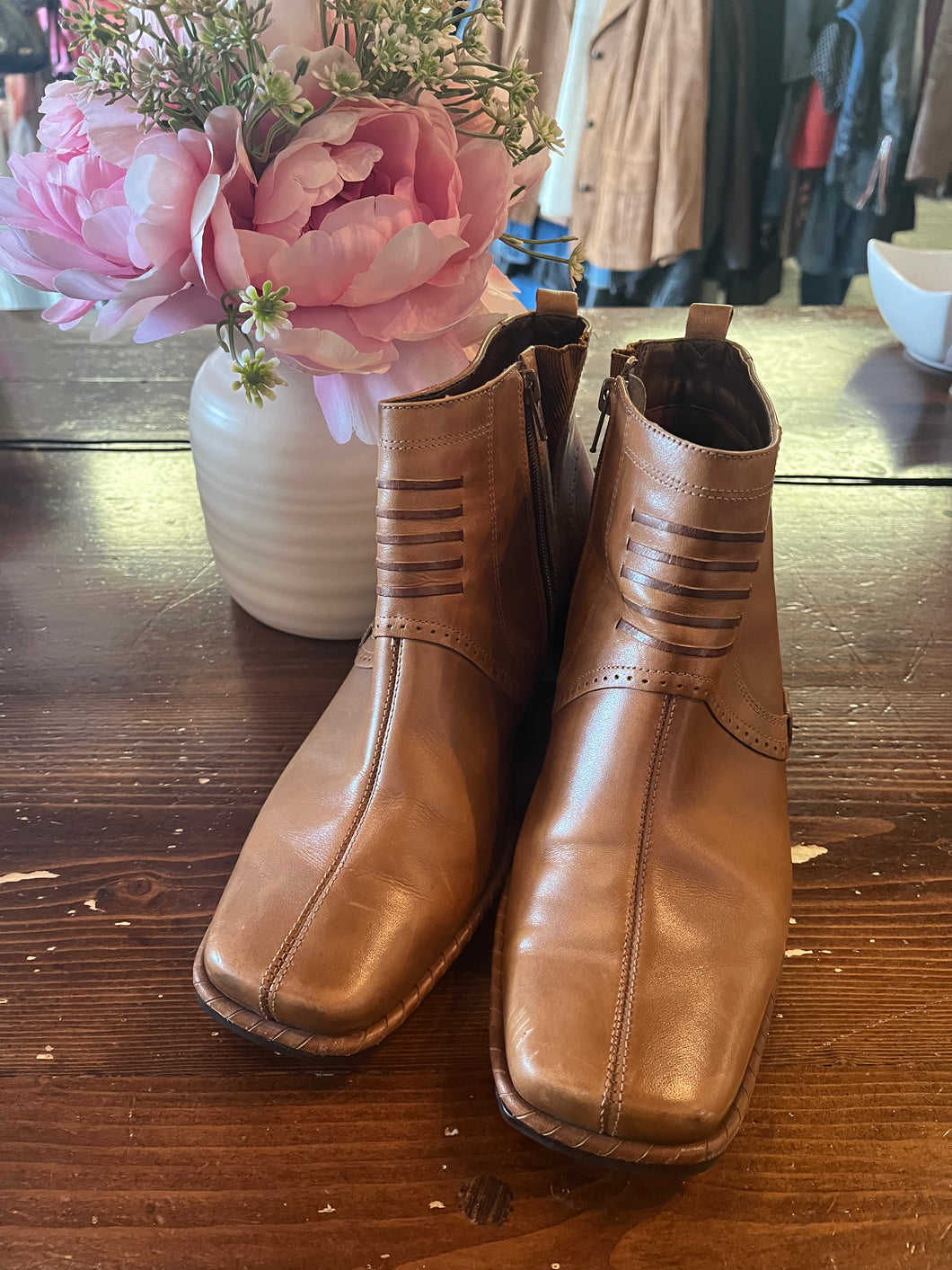 Tan Square Toe Ankle Boot (Size 7/Men’s 5.5)