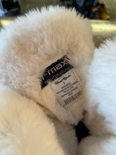 Load image into Gallery viewer, Wind River Soft Lined Boots (Size 9)
