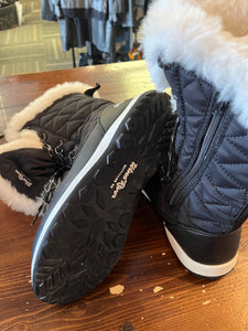 Wind River Soft Lined Boots (Size 9)