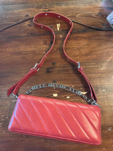 Charger l&#39;image dans la galerie, Edgy Chain Mini Purse
