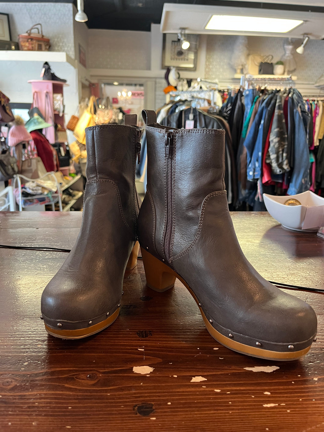 American Eagle Grey Studded Booties (Size 8)