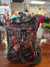 Cargar imagen en el visor de la galería, *AS IS* Vintage Tapestry Overnight Bag
