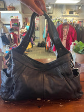Cargar imagen en el visor de la galería, Oversized Black Shoulder Bag
