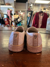 Charger l&#39;image dans la galerie, Guess White Slip On Shoes (Size 7)

