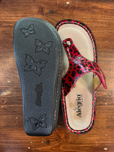 Cargar imagen en el visor de la galería, Alegria Printed Red Leather Sandals (Size 8)
