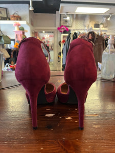 Le Chateau Burgundy High Heels (Size 10)