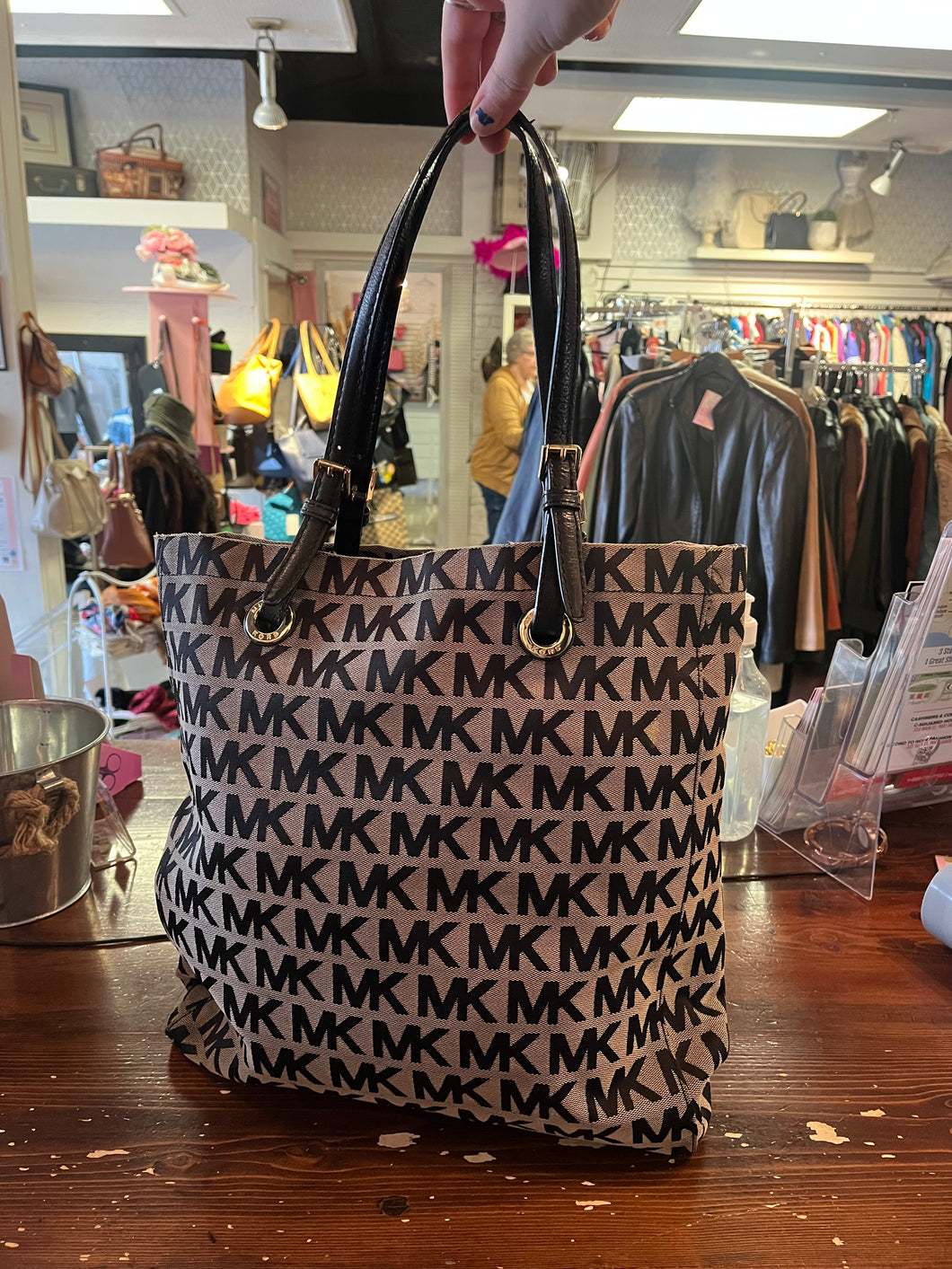 Michael Kors Jet Set Tote Bag