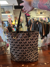 Load image into Gallery viewer, Michael Kors Jet Set Tote Bag
