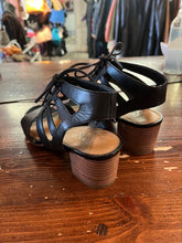 Charger l&#39;image dans la galerie, Franco Sarto Black Leather Cut Out Sandals (Size 7.5)
