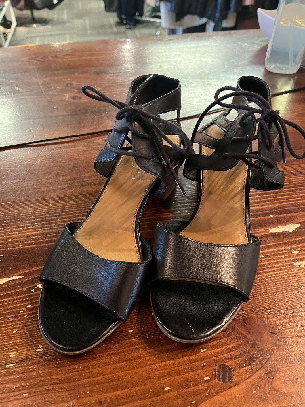 Franco Sarto Black Leather Cut Out Sandals (Size 7.5)