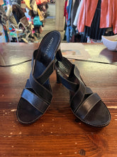 Cargar imagen en el visor de la galería, Aerosoles Black Leather Strappy Heels (Size 9)
