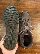 Load image into Gallery viewer, Skechers Suede Moccasin Shoes (Size 8.5)
