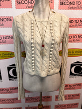 Cargar imagen en el visor de la galería, Beige Cropped Knit Sweater (Size M)

