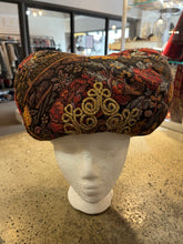 Load image into Gallery viewer, Autumnal Medieval Tudor Style Hat
