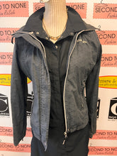Load image into Gallery viewer, Bench Micro Triangle Print Jacket (Size M)
