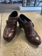 Load image into Gallery viewer, *AS IS* Vintage Josef Seibel Brown Booties (Size 5)
