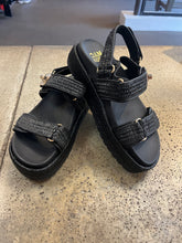 Charger l'image dans la galerie, Steve Madden Raffia Platform Sandals (Size 8)
