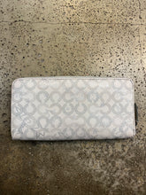 Load image into Gallery viewer, Vintage Coach Snow Queen Wallet

