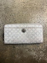 Load image into Gallery viewer, Vintage Coach Snow Queen Wallet
