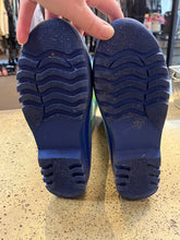 Cargar imagen en el visor de la galería, Sperry Blue &amp; Green Printed Rain Boots (Size 8)
