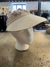 Cargar imagen en el visor de la galería, Crochet Wide Brim Sun Hat
