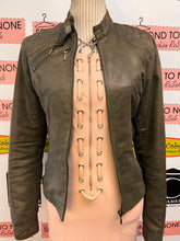 Charger l'image dans la galerie, Smart Set Olive Green Faux Suede Jacket (Size M)
