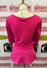 Cargar imagen en el visor de la galería, Bright Pink Tie Sleeve Top (Size XL)
