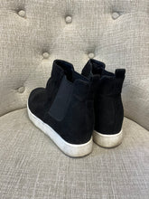 Load image into Gallery viewer, Black Faux Suede High Top Sneakers (Size 8.5)
