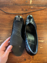 Cargar imagen en el visor de la galería, Black Patton Croc Heels (Size 6.5)
