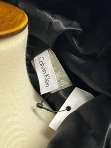 NWT Collar de piel sintética de Calvin Klein