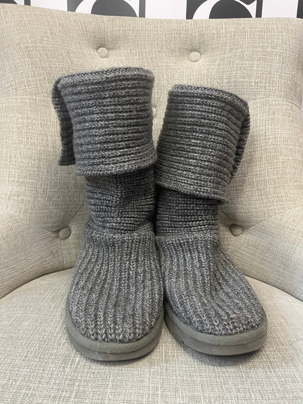 Ugg Knit Soft Slipper Boot (Size 8)