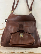 Charger l'image dans la galerie, Vintage Brown Leather Shoulder Bag

