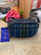 Cargar imagen en el visor de la galería, Authentic Scottish Tartan Crossbody Bag (2 Tartan Colours Left!)
