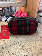 Cargar imagen en el visor de la galería, Authentic Scottish Tartan Crossbody Bag (2 Tartan Colours Left!)
